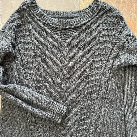 American Eagle charcoal sweater small - Picture 2 of 4